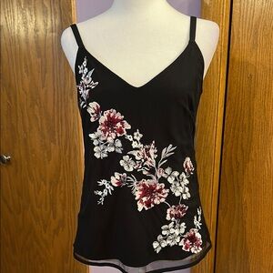 White House Black Market Floral Embroidered Black Camisole Top size extra small.